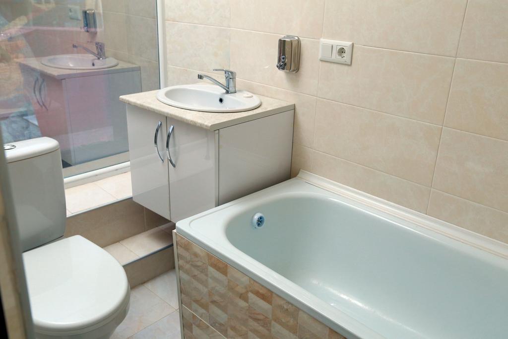 Hotel Avenue Бишкек Экстерьер фото