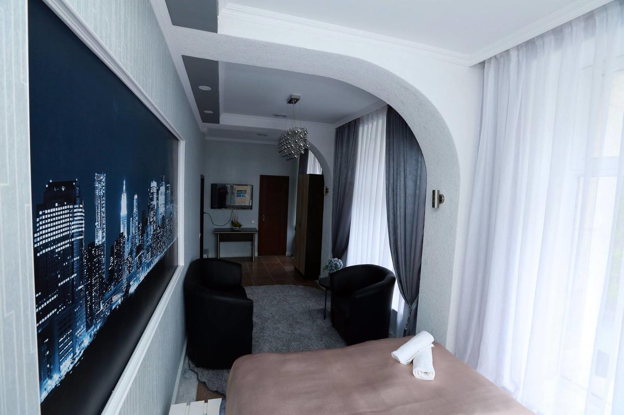 Hotel Avenue Бишкек Экстерьер фото